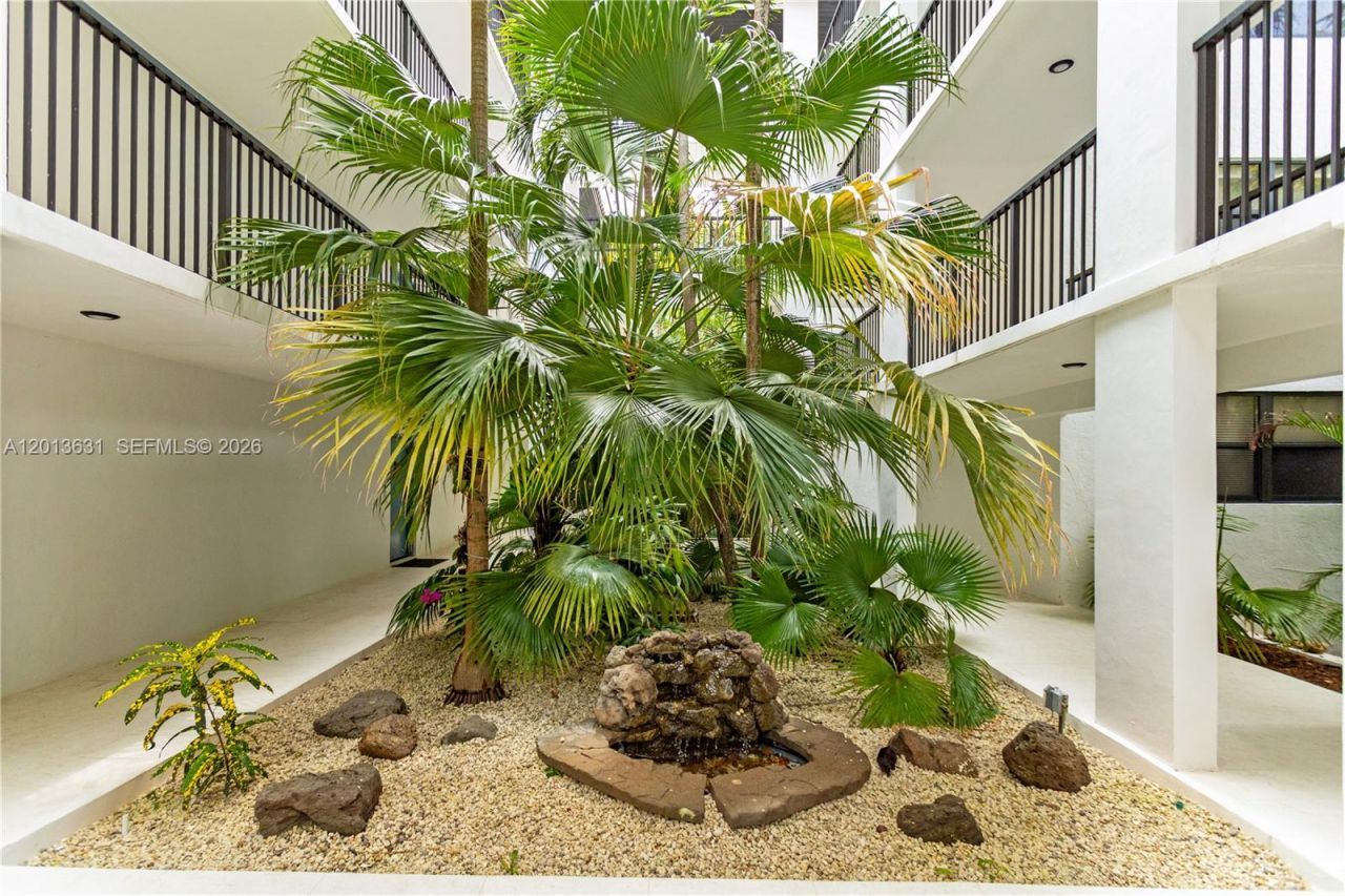 101 Ocean Lane Dr, Unit 209, Key Biscayne, FL 33149 Photo