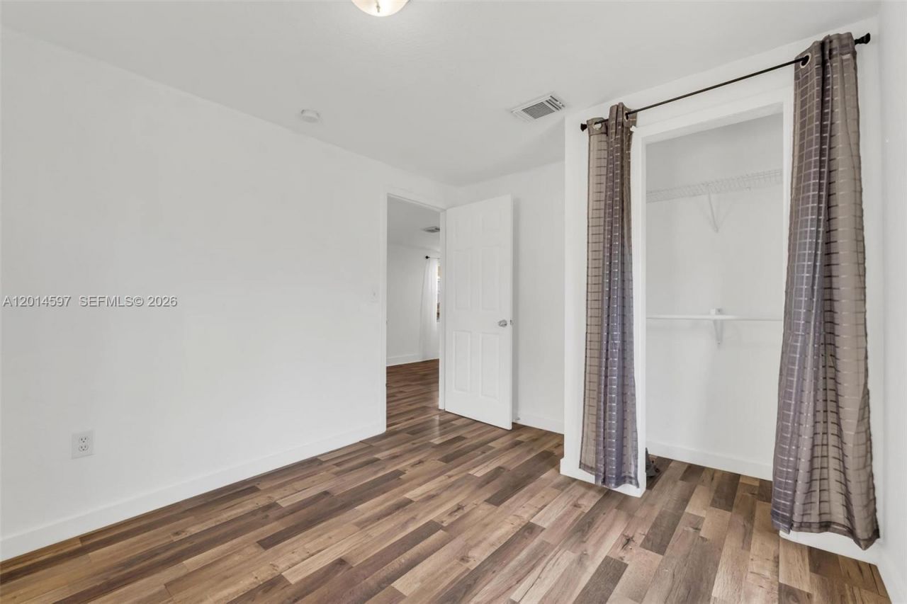 1463 NW 70th St , Unit 1463, Miami, FL 33147 Photo