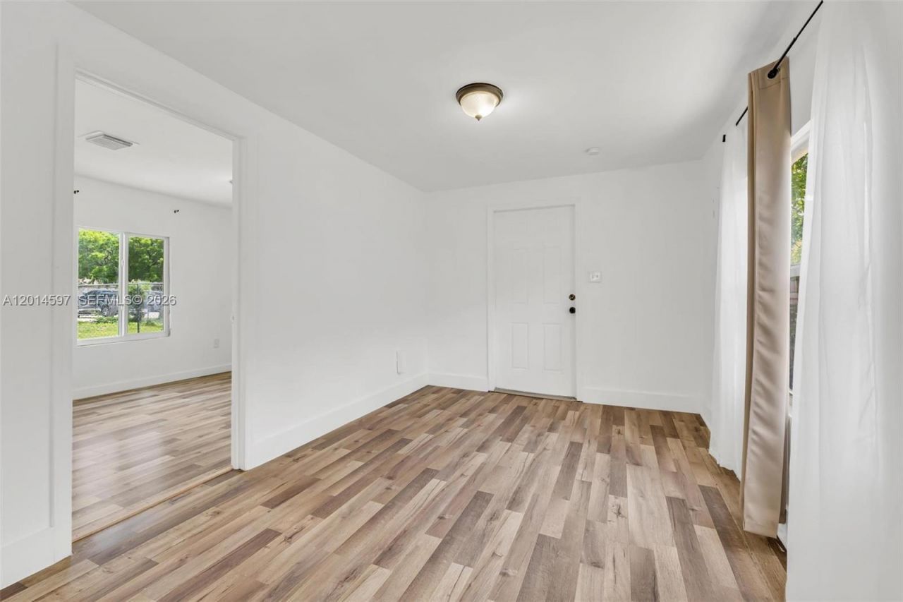 1463 NW 70th St , Unit 1463, Miami, FL 33147 Photo
