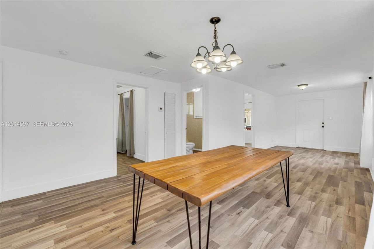 1463 NW 70th St , Unit 1463, Miami, FL 33147 Photo