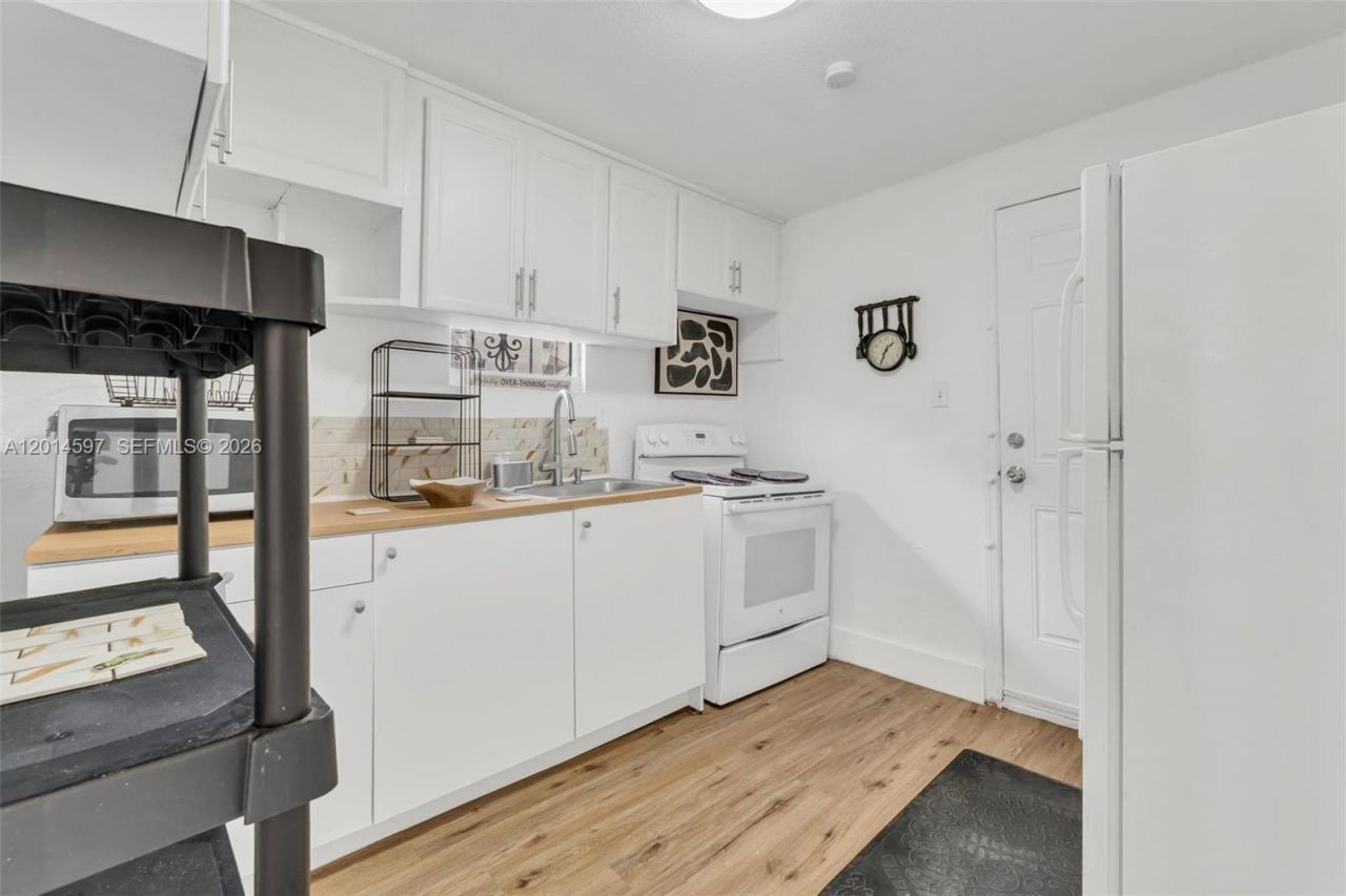1463 NW 70th St , Unit 1463, Miami, FL 33147 Photo