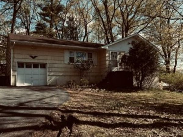 264 Carentan Rd, Hopatcong, NJ 07843
