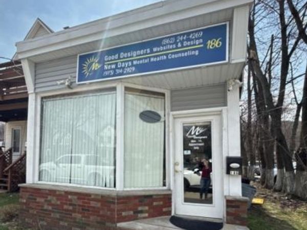 186 E Black Well St, Dover, NJ 07801