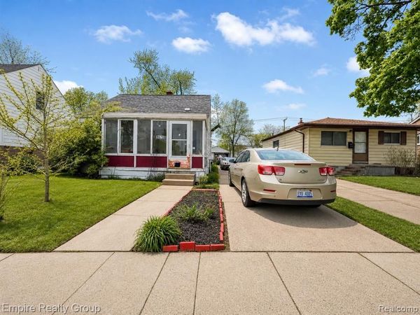 8675 Paige Avenue , Warren, MI 48089
