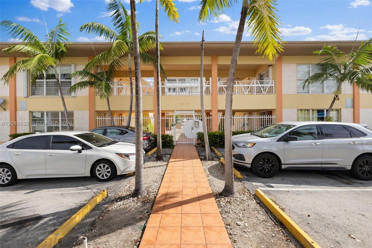 7333 Gary Ave , Unit 202, Miami Beach, FL 33141 Photo