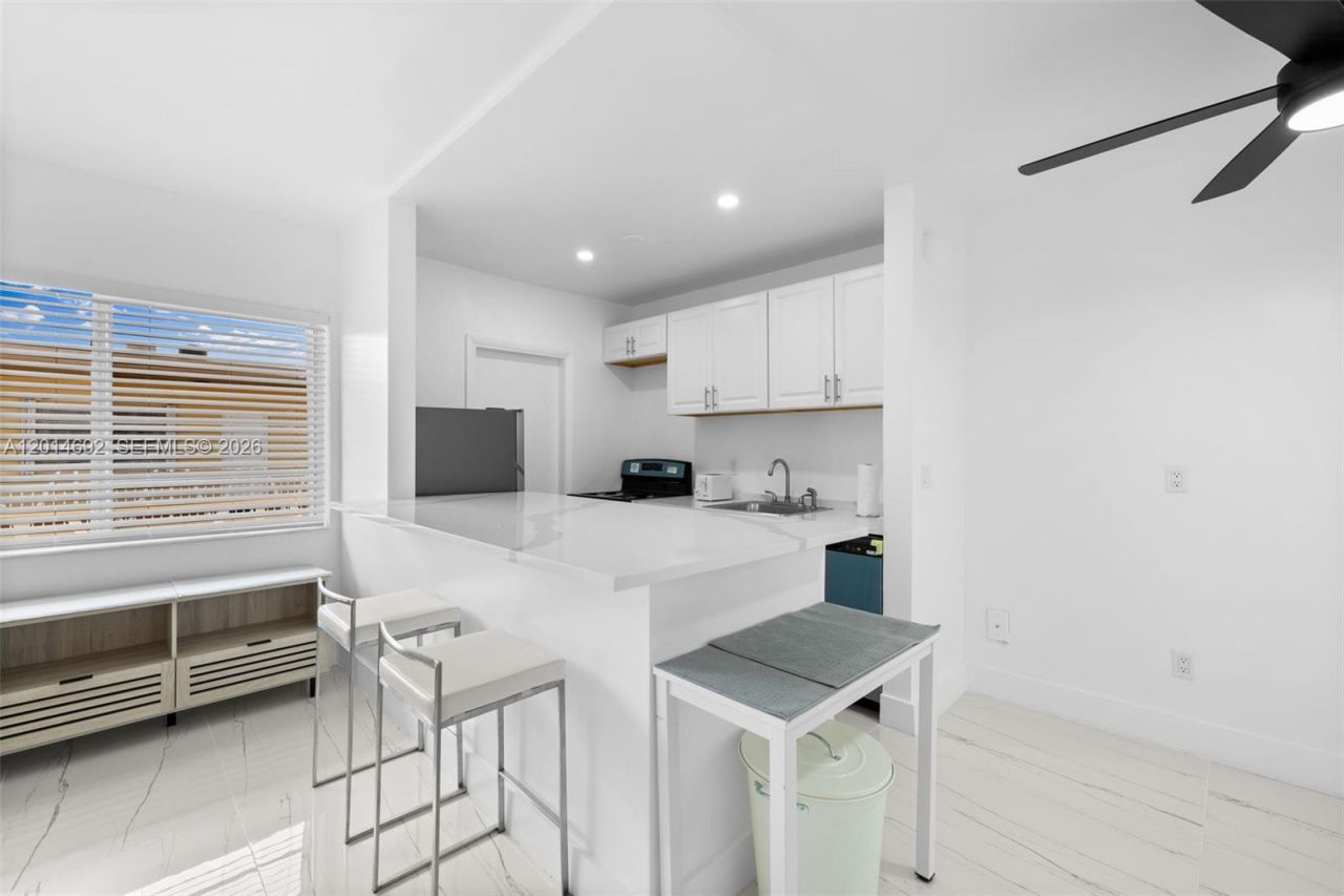 7333 Gary Ave , Unit 202, Miami Beach, FL 33141 Photo