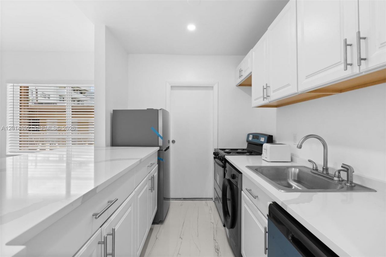 7333 Gary Ave , Unit 202, Miami Beach, FL 33141 Photo