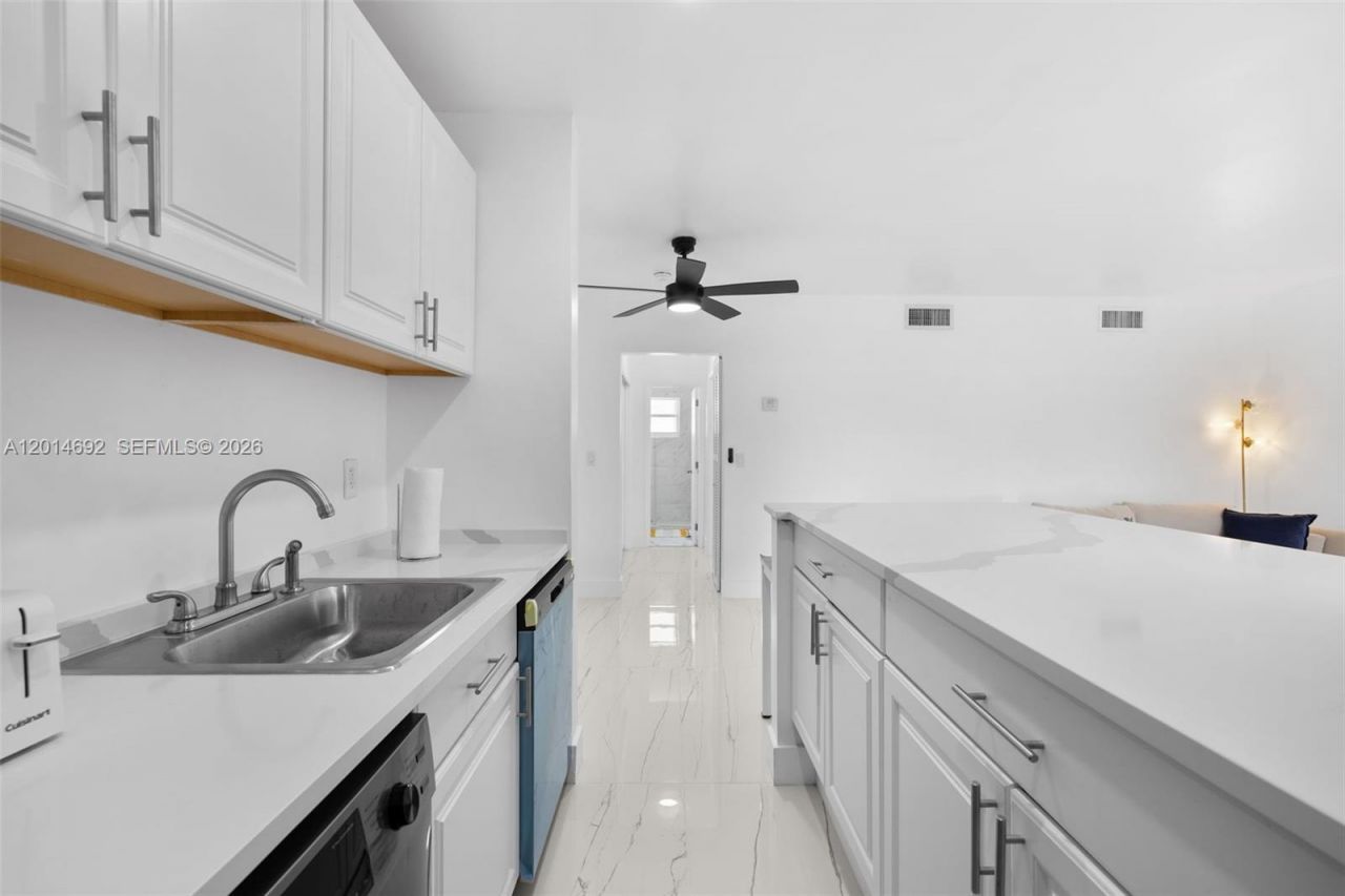7333 Gary Ave , Unit 202, Miami Beach, FL 33141 Photo