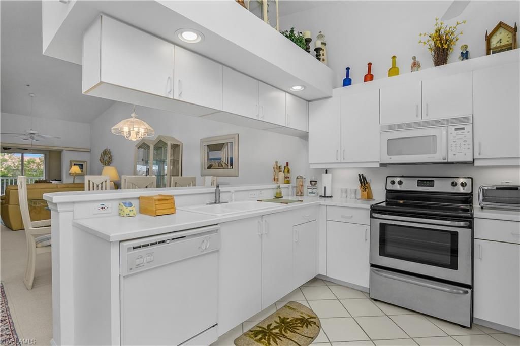 6600 Beach Resort Dr, Unit 2, Naples, FL 34114 Photo
