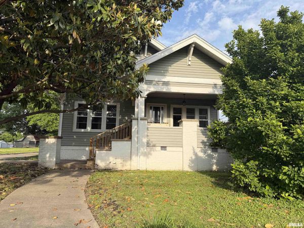701 Follis Avenue, Johnston City, IL 62951