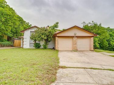 7809 Laver Court, Unit 7809-7811, Fort Worth, TX 76112