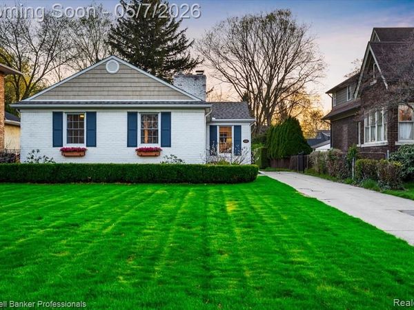 631 Washington Road, Grosse Pointe, MI 48230
