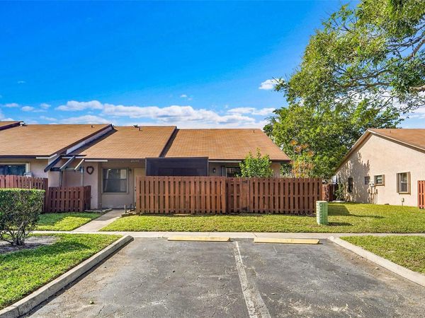 2698 N Nob Hill Road, Sunrise, FL 33322