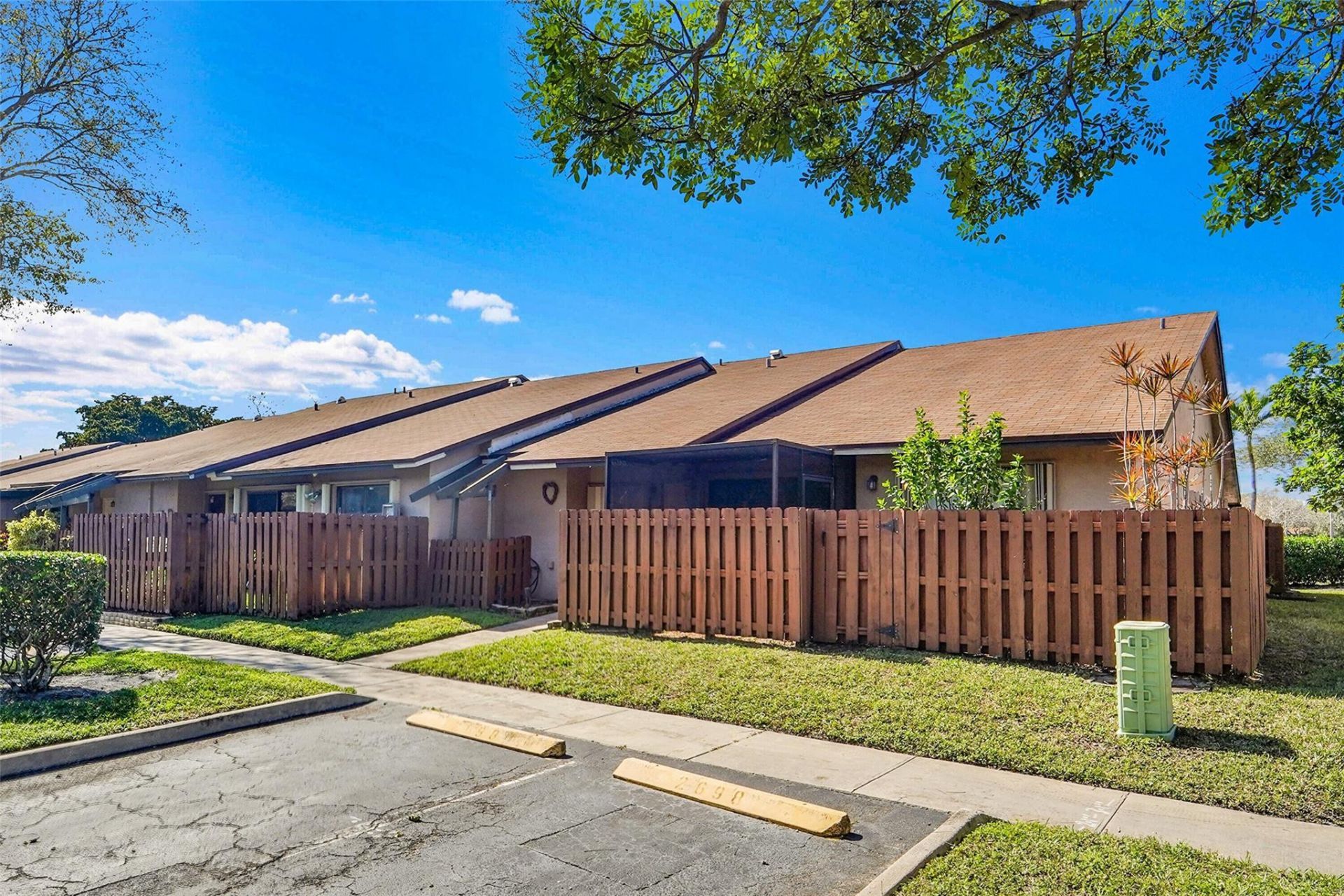 2698 N Nob Hill Road, Sunrise, FL 33322 Photo