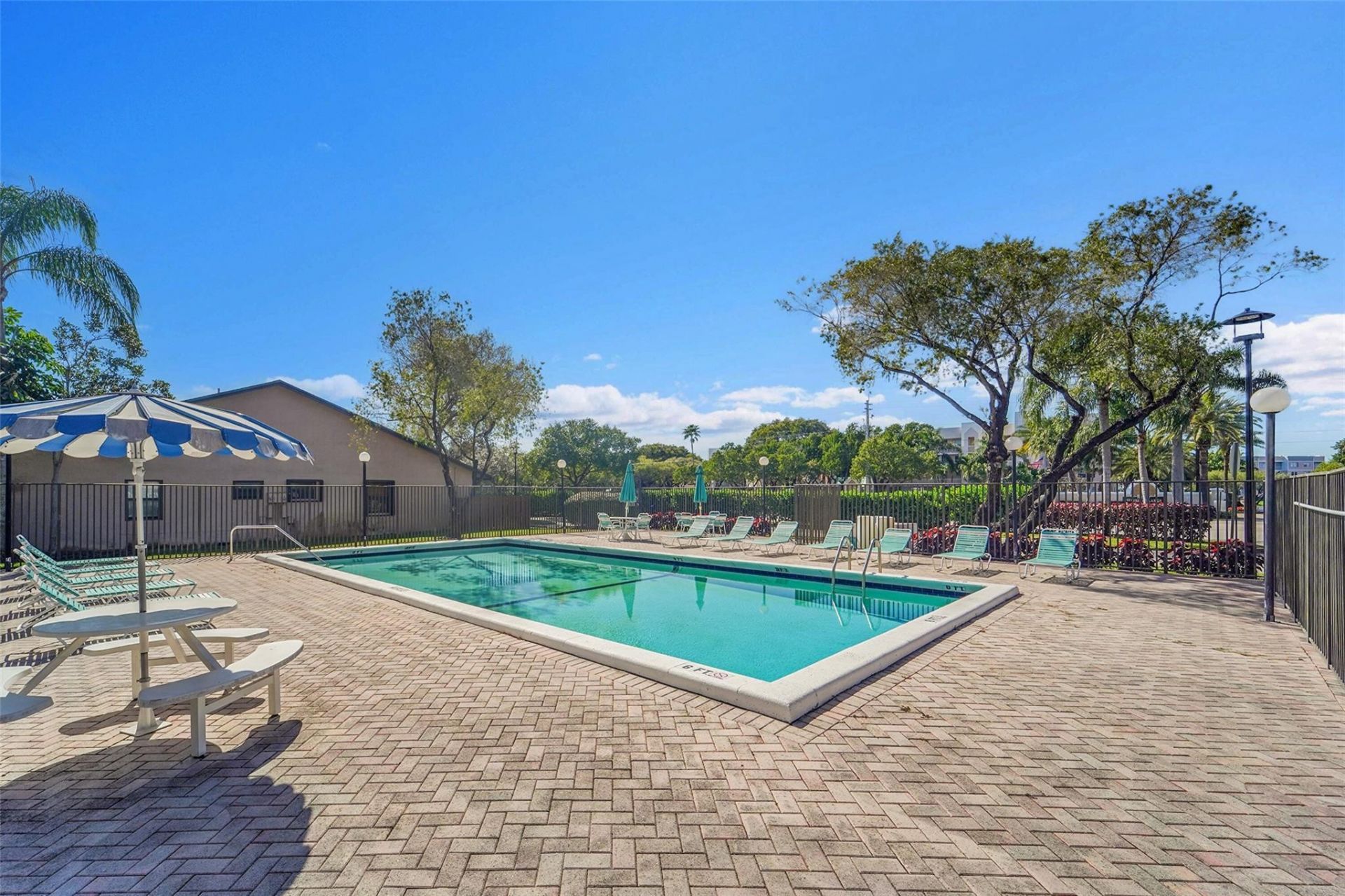 2698 N Nob Hill Road, Sunrise, FL 33322 Photo
