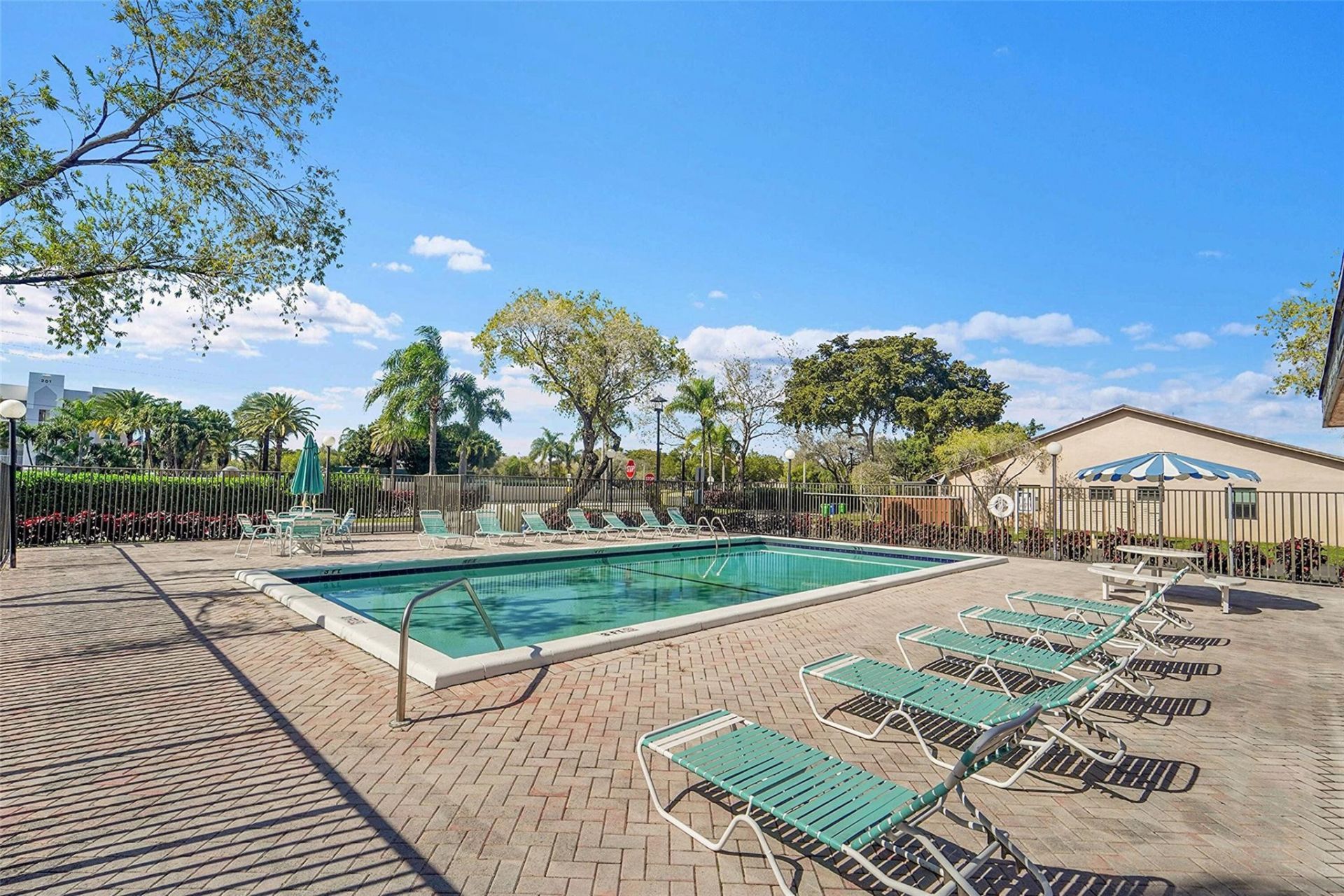 2698 N Nob Hill Road, Sunrise, FL 33322 Photo