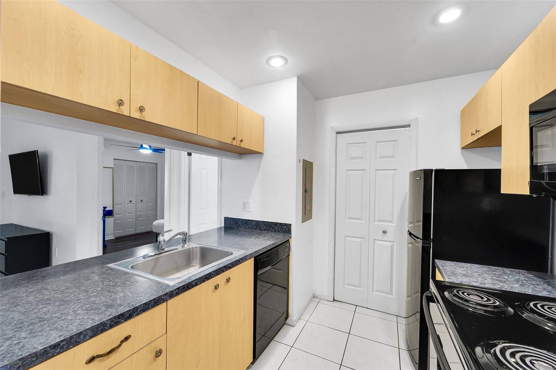 2698 N Nob Hill Road, Sunrise, FL 33322 Photo