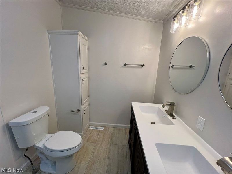 93 Fell Avenue, Northfield Village, OH 44067 Photo 23