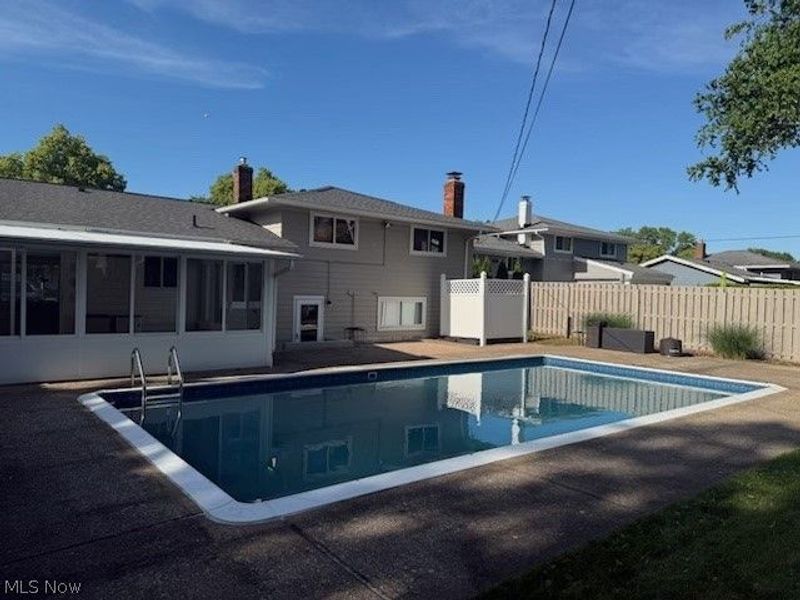 21459 Nottingham Drive, Fairview Park, OH 44126 Photo 2