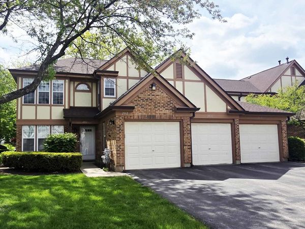 2012 Quaker Hollow Lane , Streamwood, IL 60107