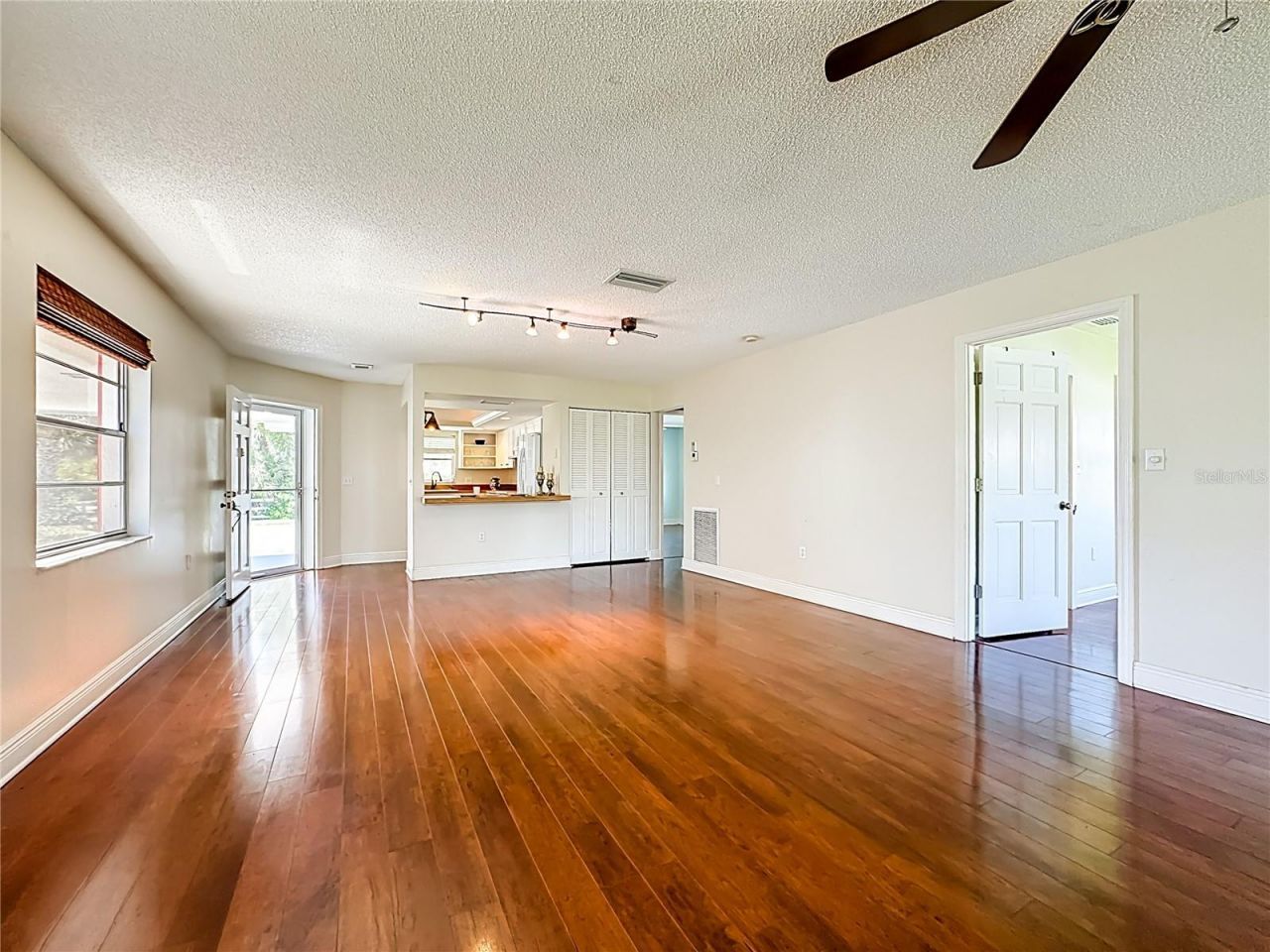 4523 W Independence Drive, Bradenton, FL 34210 Photo