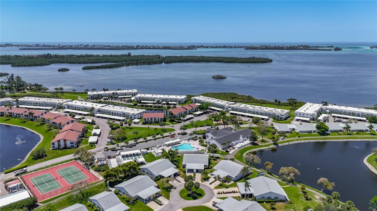 4523 W Independence Drive W, Bradenton, FL 34210 Photo