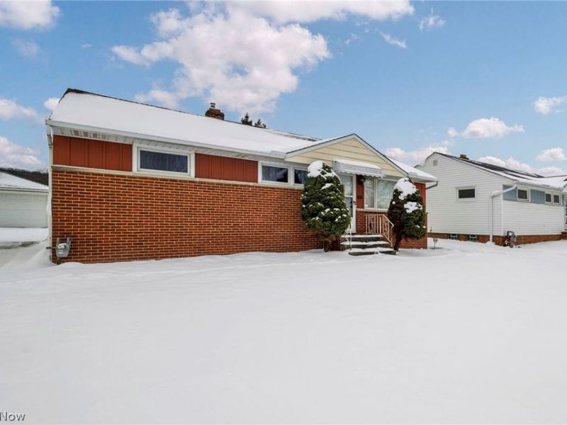 3323 Dellwood Drive , Parma, OH 44134 Photo 2