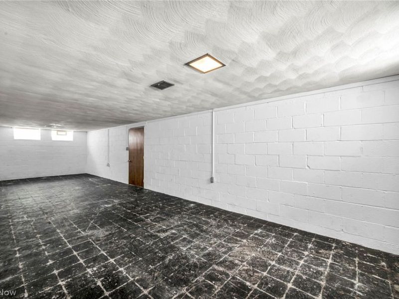 3323 Dellwood Drive , Parma, OH 44134 Photo 32