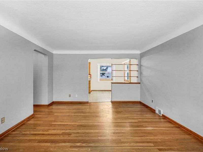 3323 Dellwood Drive , Parma, OH 44134 Photo 6