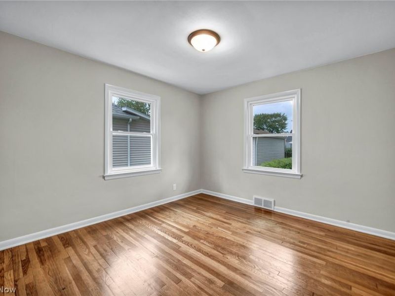 391 E 324th Street, Willowick, OH 44095 Photo 13