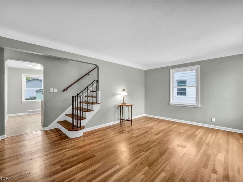 391 E 324th Street, Willowick, OH 44095 Photo 4