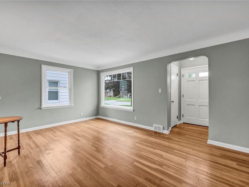 391 E 324th Street, Willowick, OH 44095 Photo 5
