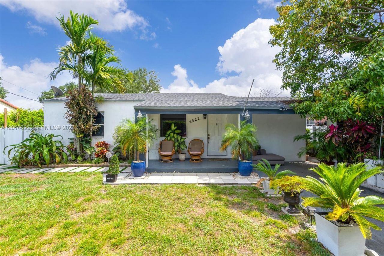 2222 NW 105th St , Miami, FL 33147 Photo