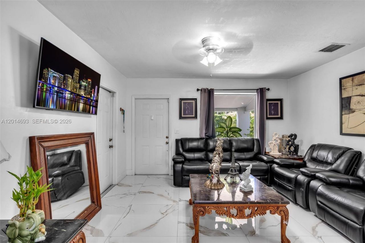 2222 NW 105th St , Miami, FL 33147 Photo