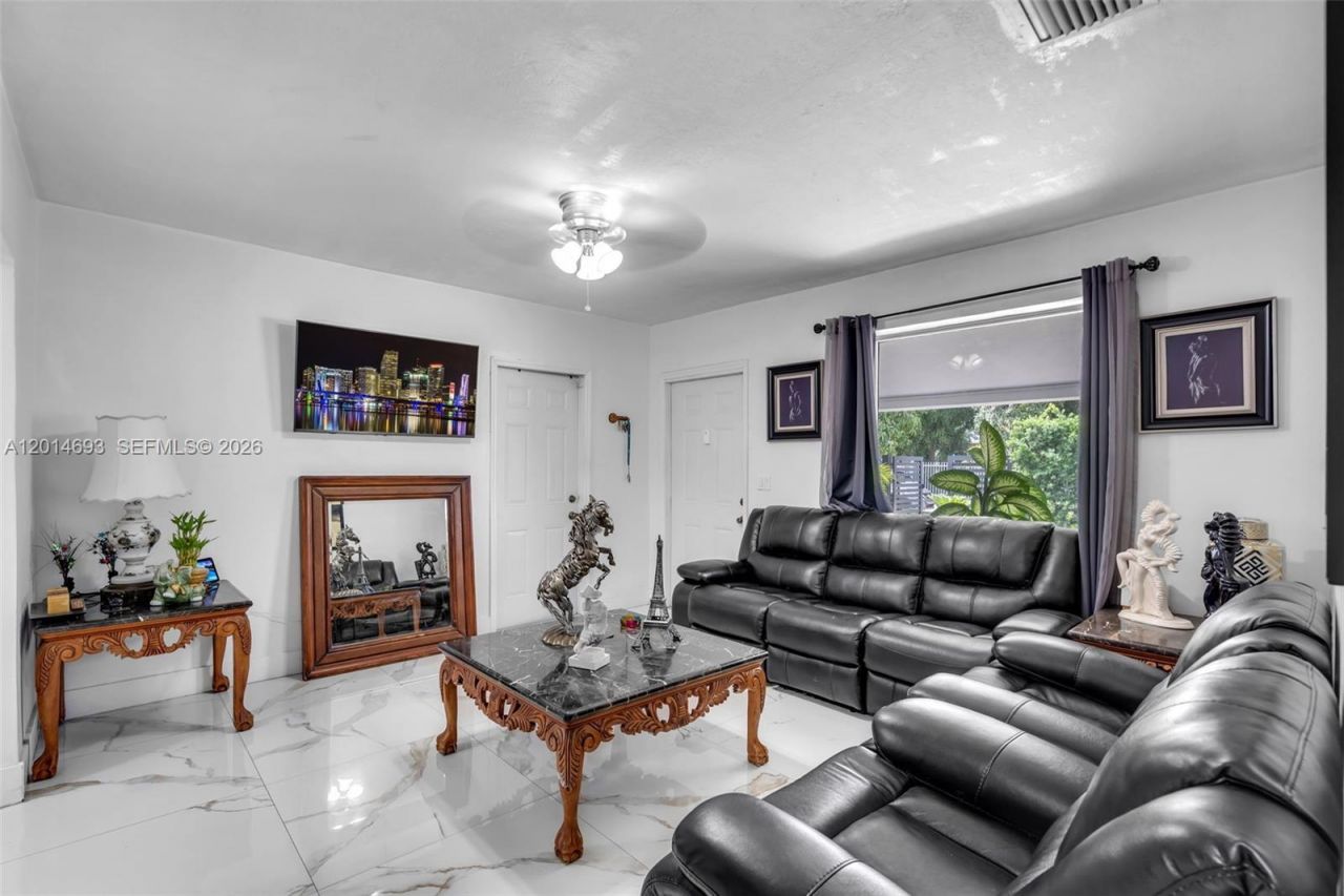 2222 NW 105th St , Miami, FL 33147 Photo