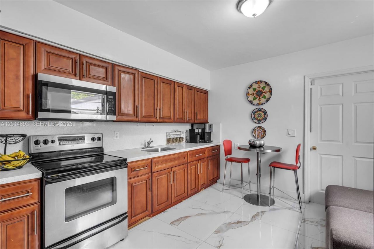 2222 NW 105th St , Miami, FL 33147 Photo