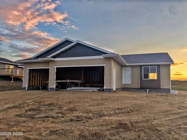 31 27TH STREET SW, Watertown, SD 57201