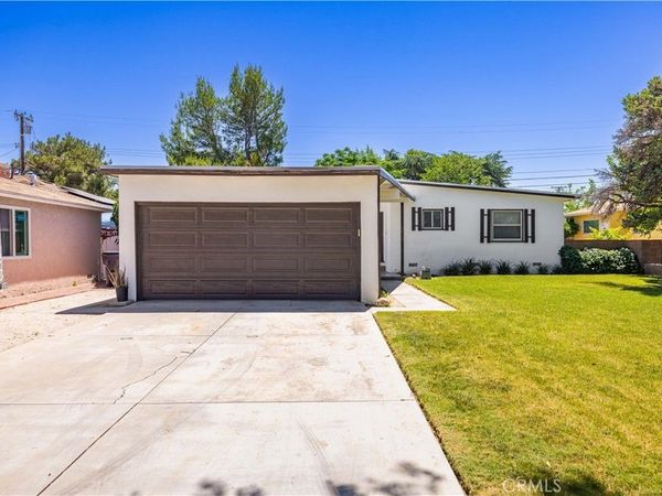 1438 W Ivyton, Lancaster, CA 93534