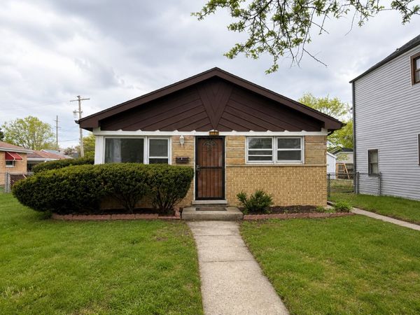 3724 Saint Paul Avenue , Bellwood, IL 60104