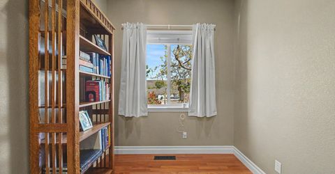 310 Kitts Way, Reno, NV 89521 Photo