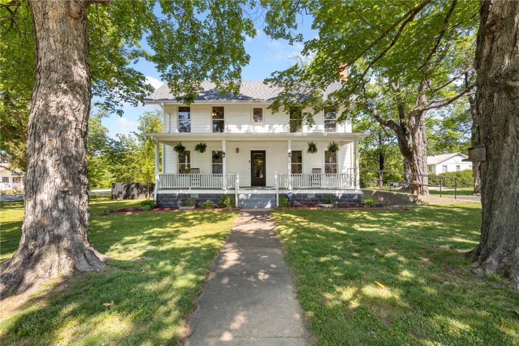 623 S Pine Street , Harrison, AR 72601 Main Photo