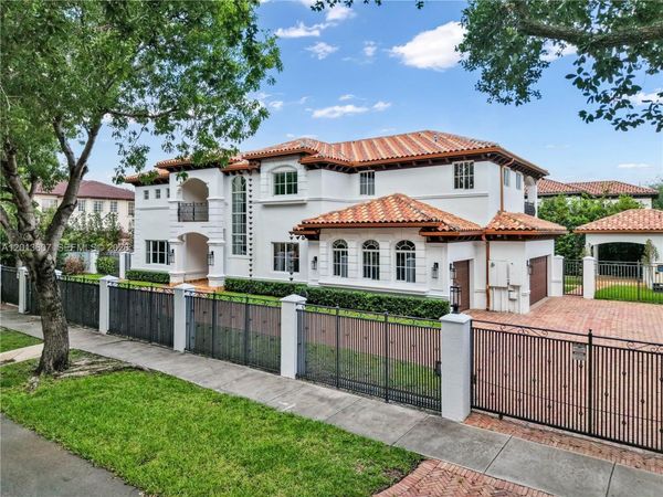 16763 NW 77th Path , Miami Lakes, FL 33016