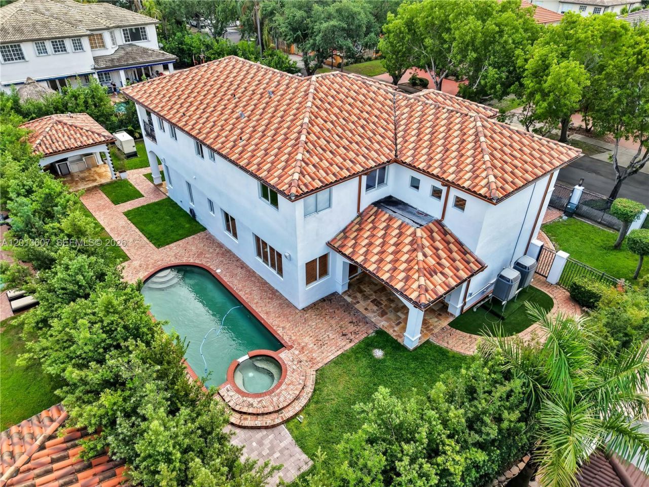 16763 NW 77th Path , Miami Lakes, FL 33016 Photo