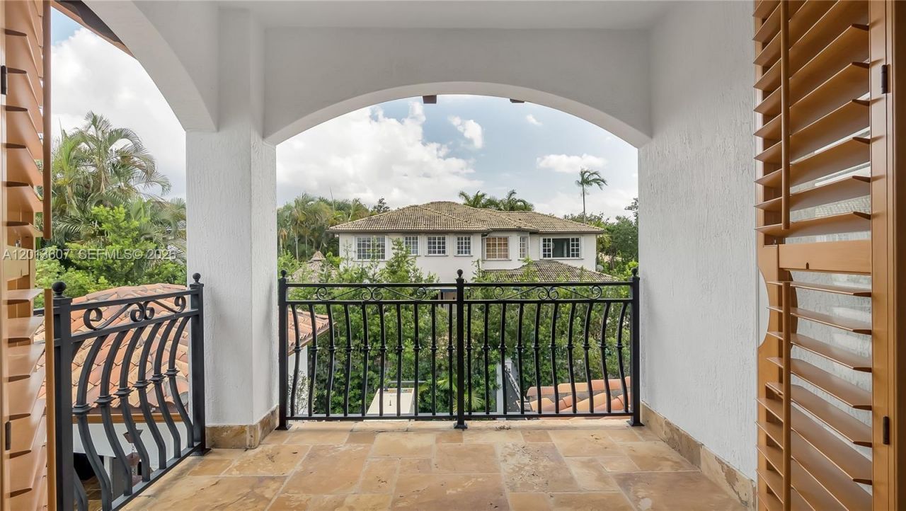16763 NW 77th Path , Miami Lakes, FL 33016 Photo