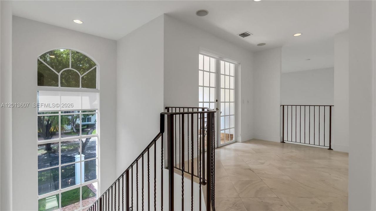 16763 NW 77th Path , Miami Lakes, FL 33016 Photo