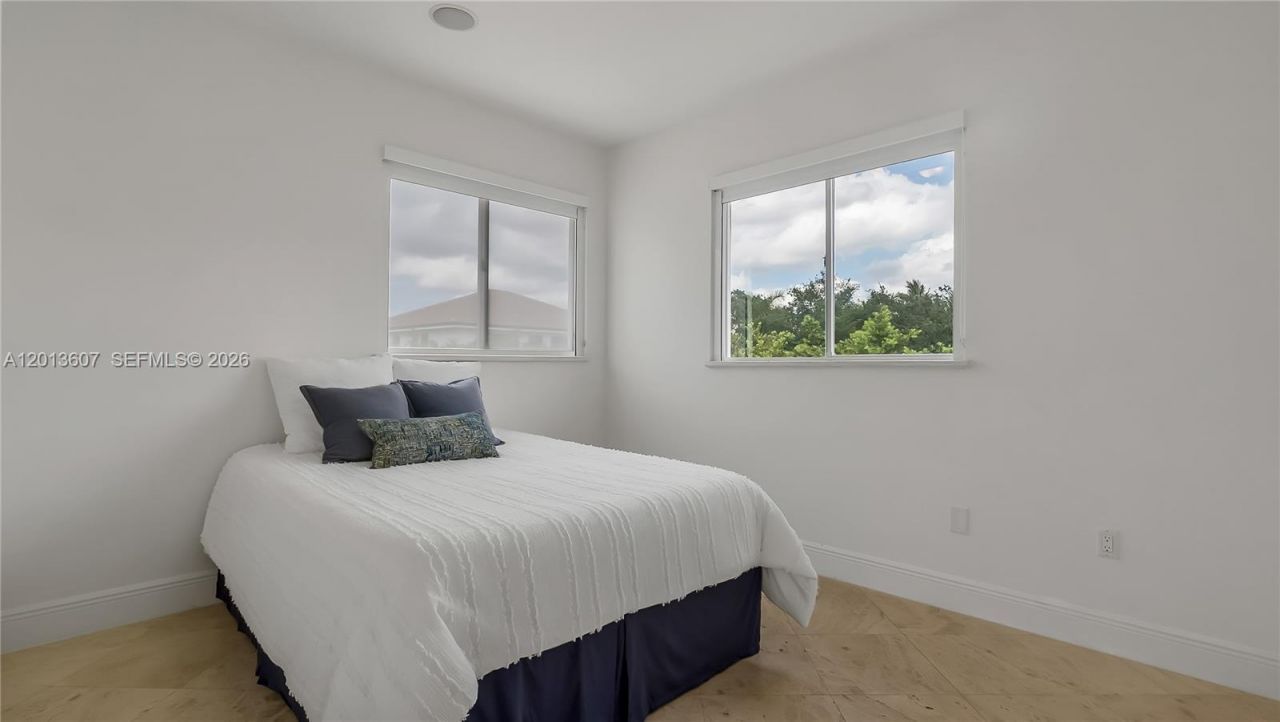 16763 NW 77th Path, Miami Lakes, FL 33016 Photo