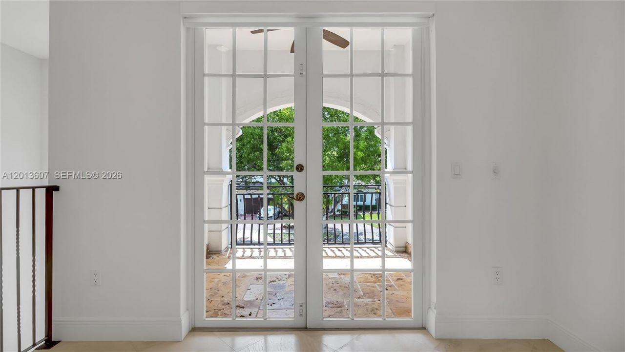 16763 NW 77th Path, Miami Lakes, FL 33016 Photo