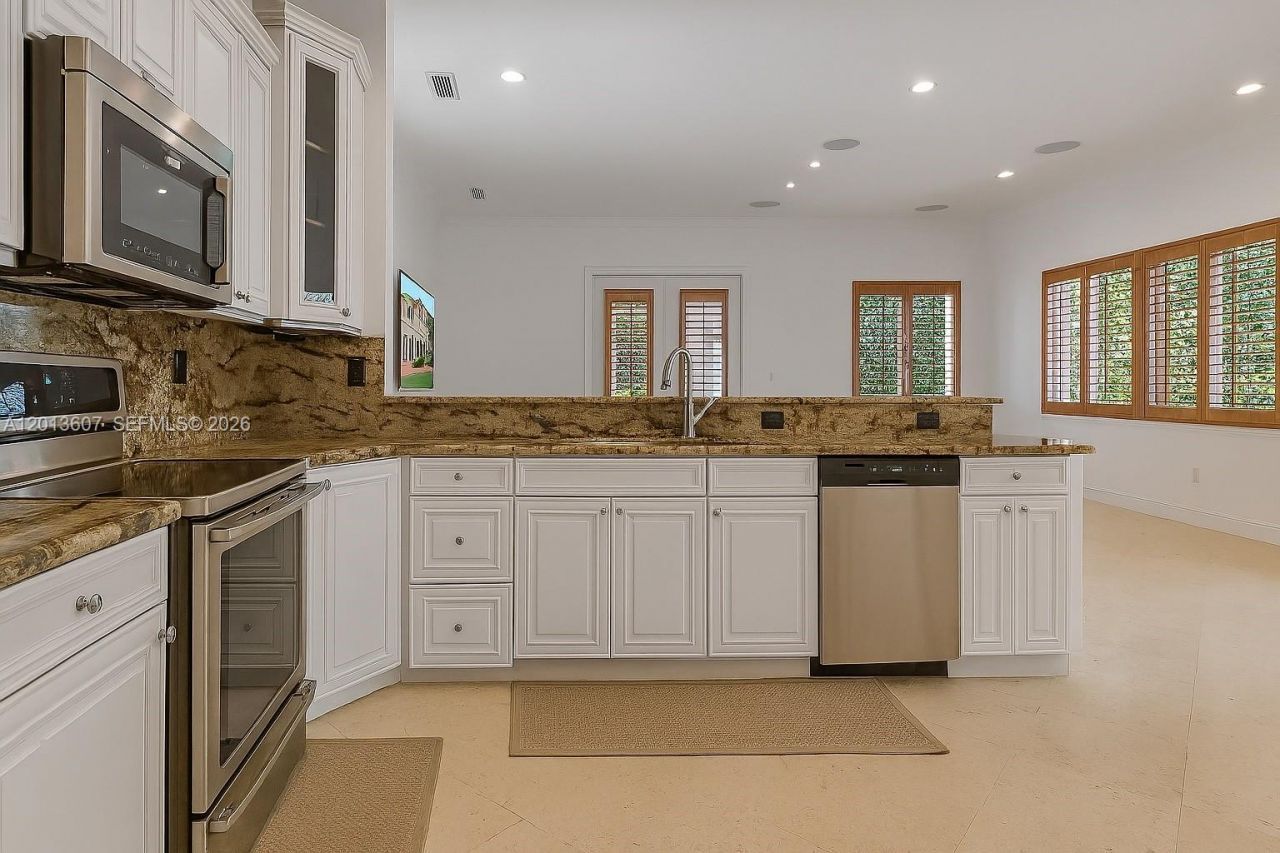 16763 NW 77th Path, Miami Lakes, FL 33016 Photo