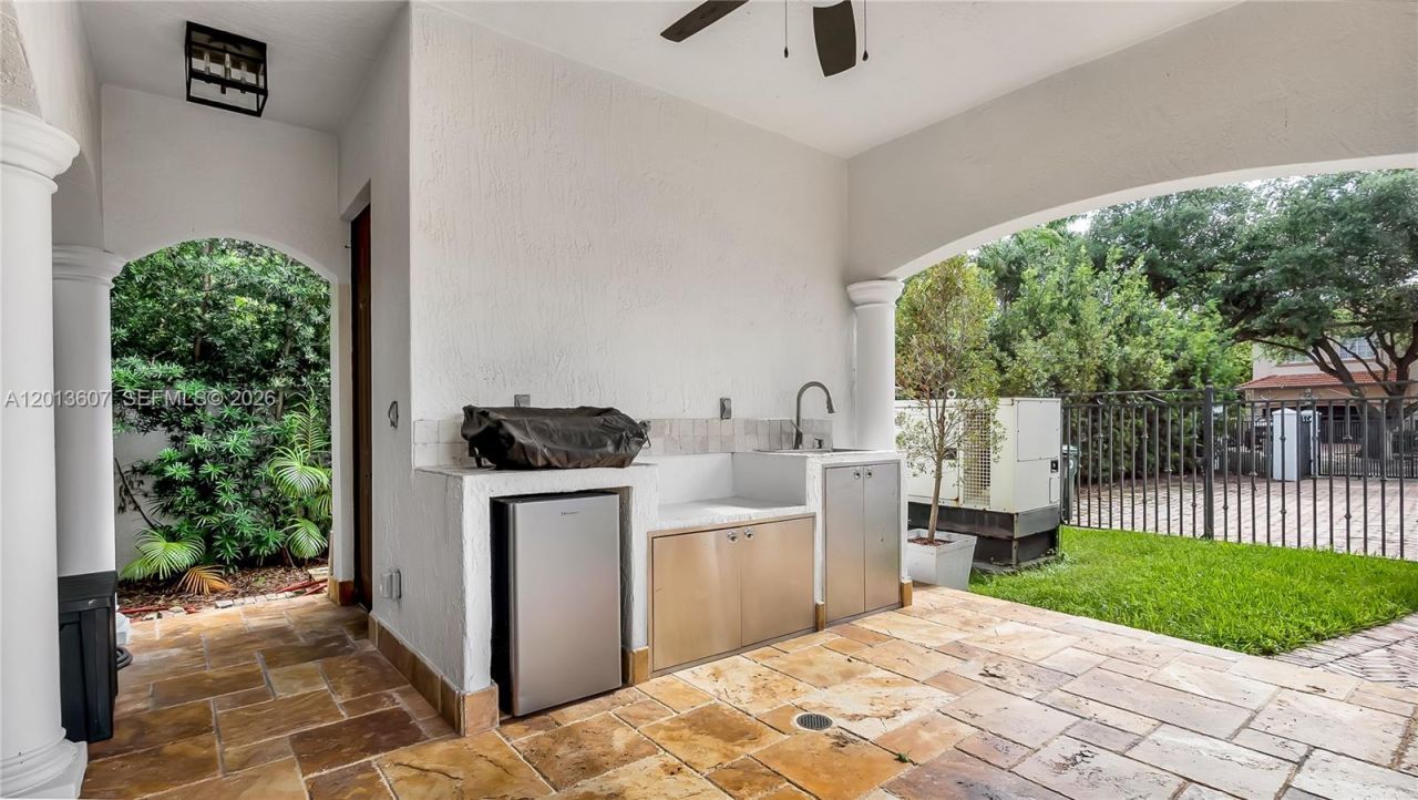 16763 NW 77th Path , Miami Lakes, FL 33016 Photo