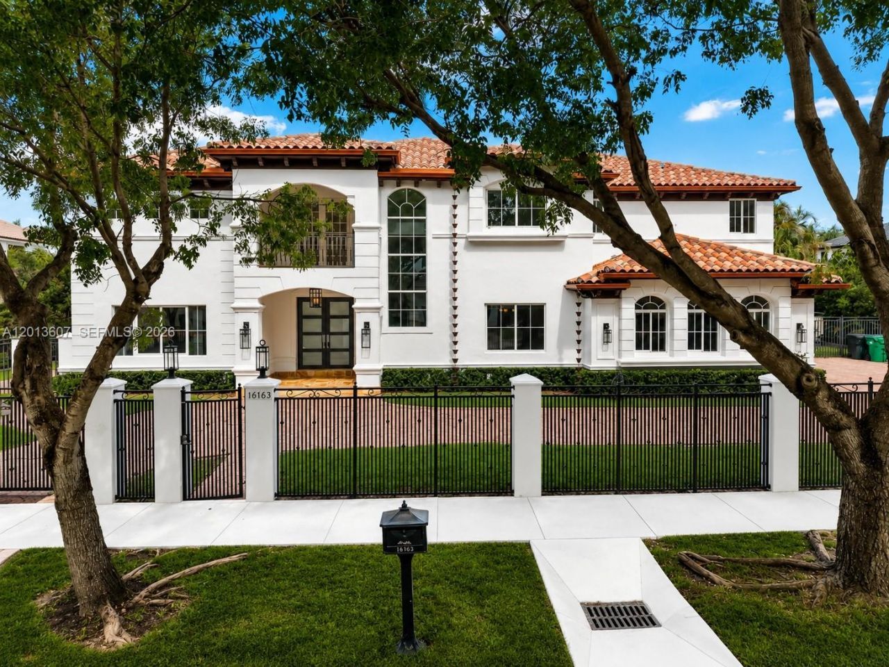 16763 NW 77th Path, Miami Lakes, FL 33016 Photo